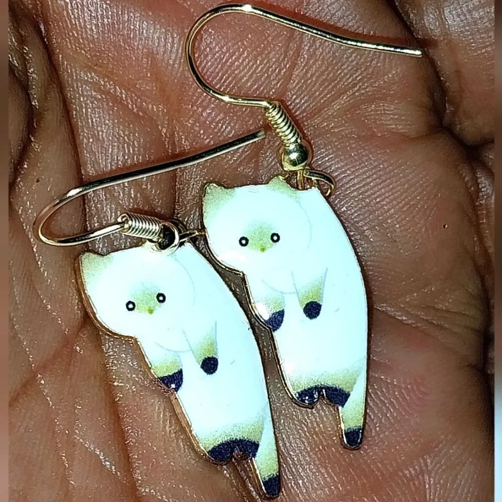 Super cute cat fashion earrings